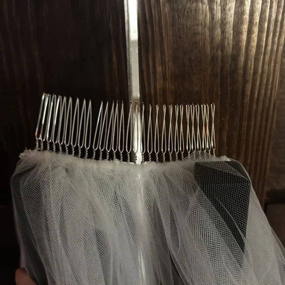 Wedding veil. Finger tip
Length. Sequin edging - Picture 2 of 11